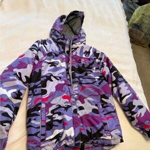 686 Girls XL SKI Jacket - Purple, Black, and Red Camo